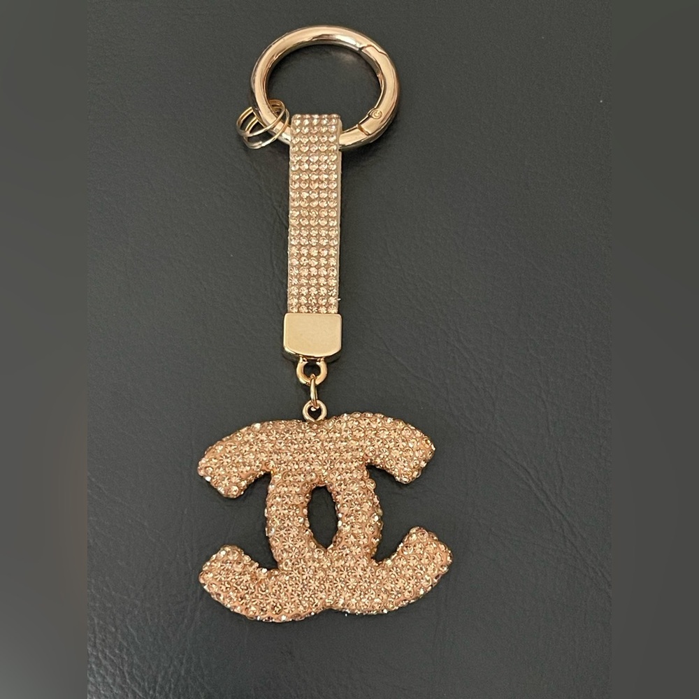 Fashion Interlocking Double C Design Keychain - Champagne